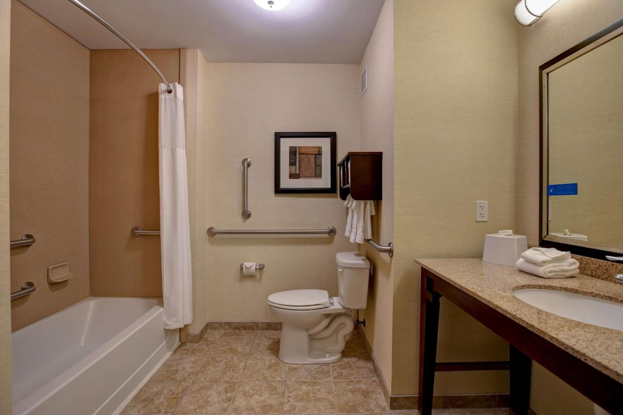 Hampton Inn Dekalb - Near The University Eksteriør billede