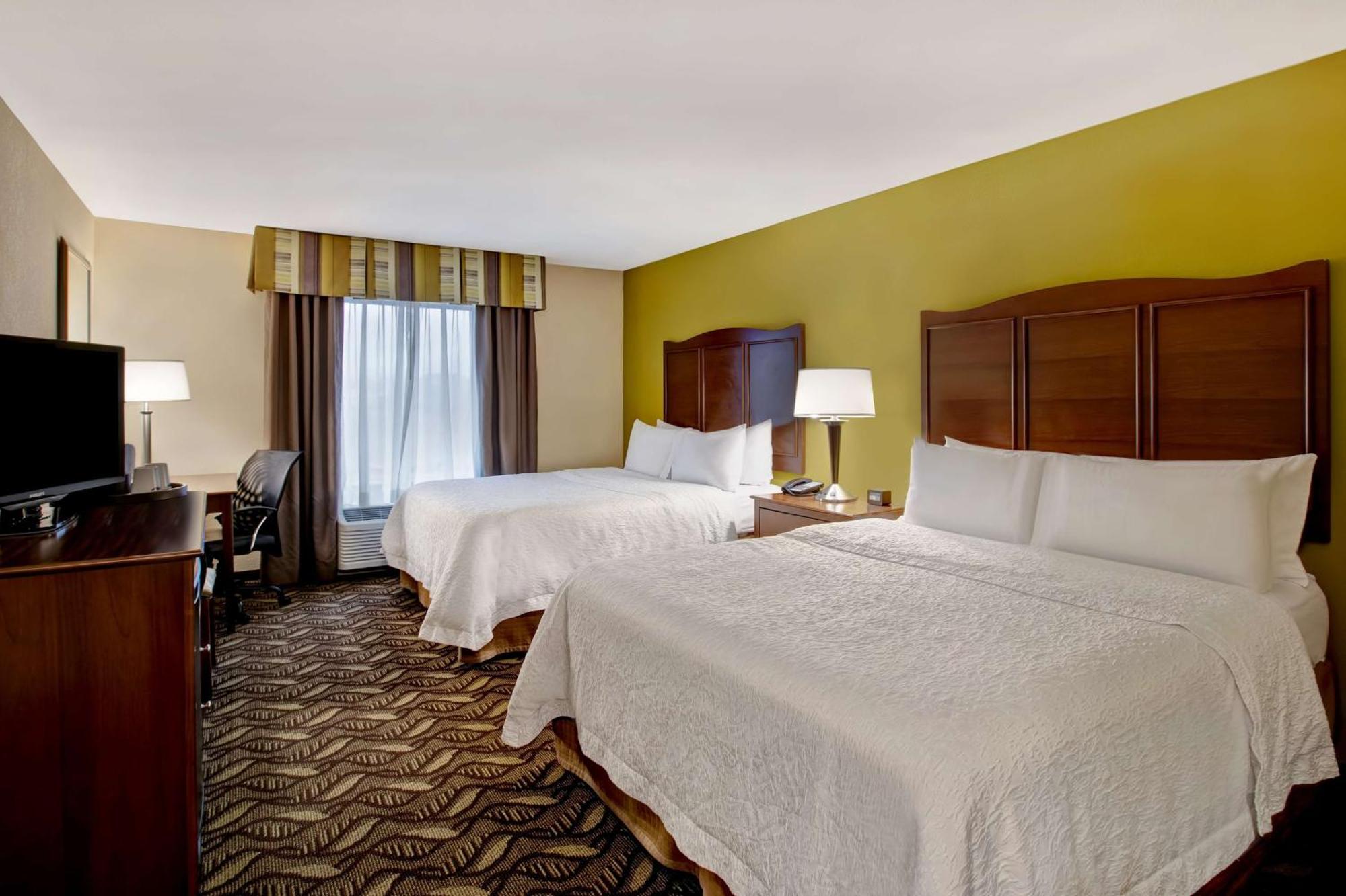 Hampton Inn Dekalb - Near The University Eksteriør billede