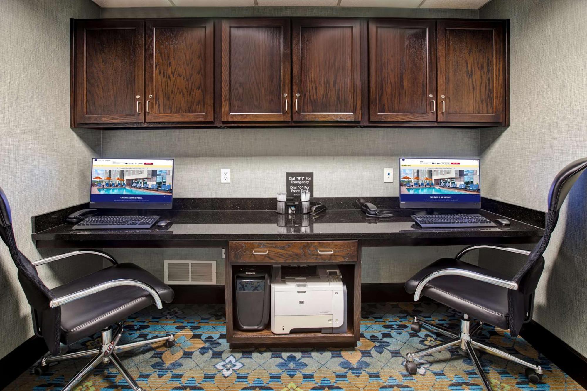 Hampton Inn Dekalb - Near The University Eksteriør billede
