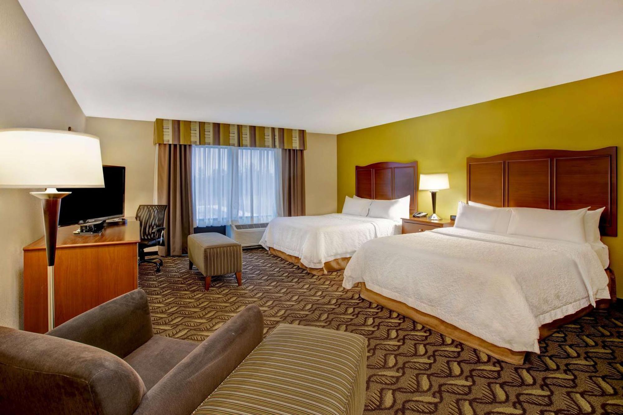 Hampton Inn Dekalb - Near The University Eksteriør billede