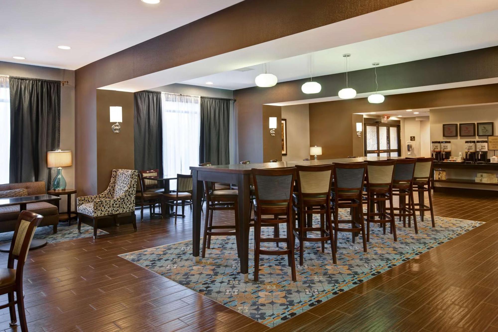 Hampton Inn Dekalb - Near The University Eksteriør billede