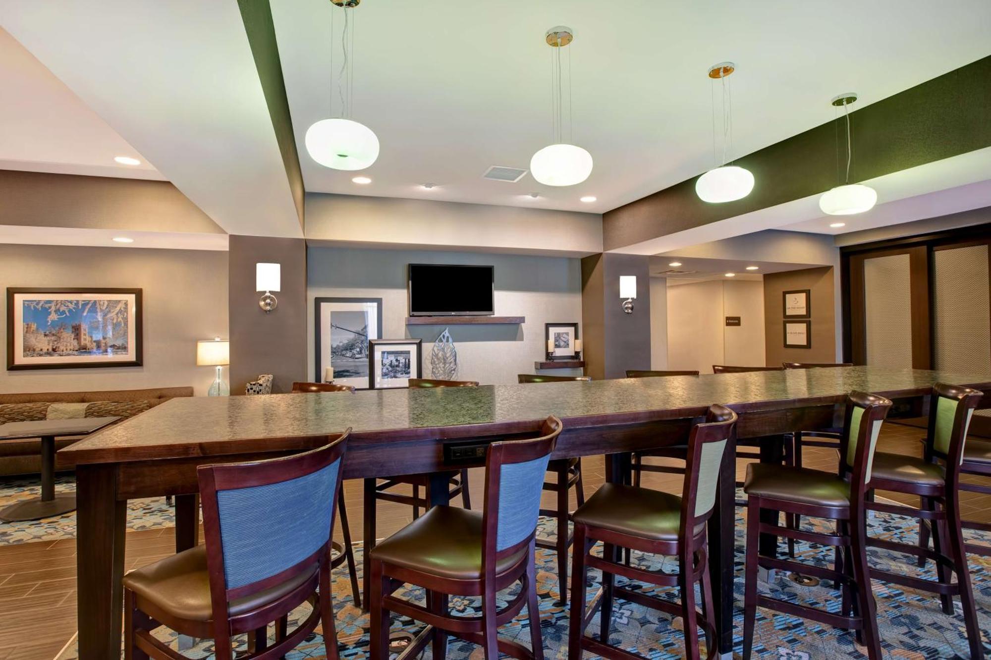 Hampton Inn Dekalb - Near The University Eksteriør billede