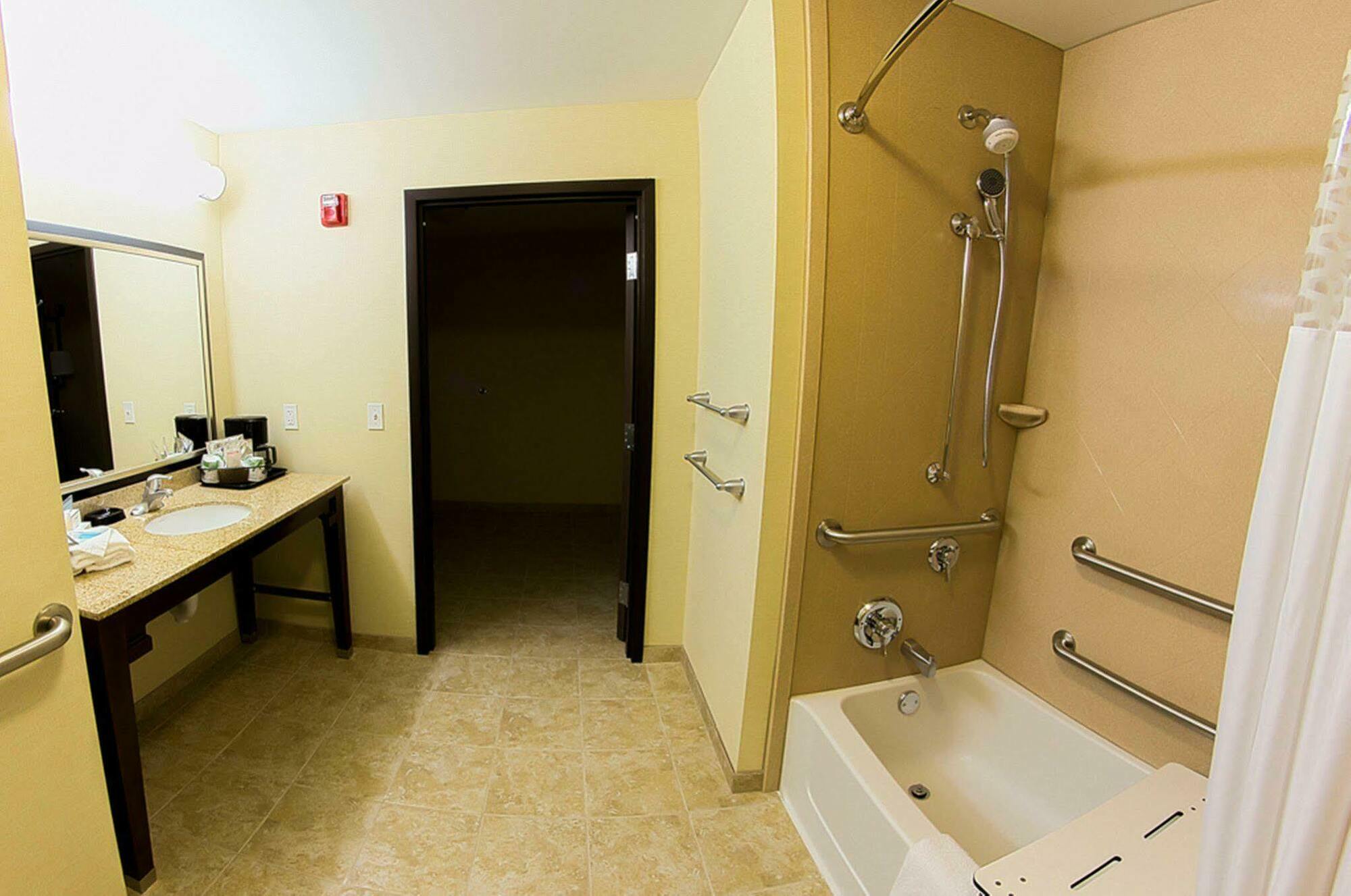 Hampton Inn Dekalb - Near The University Eksteriør billede
