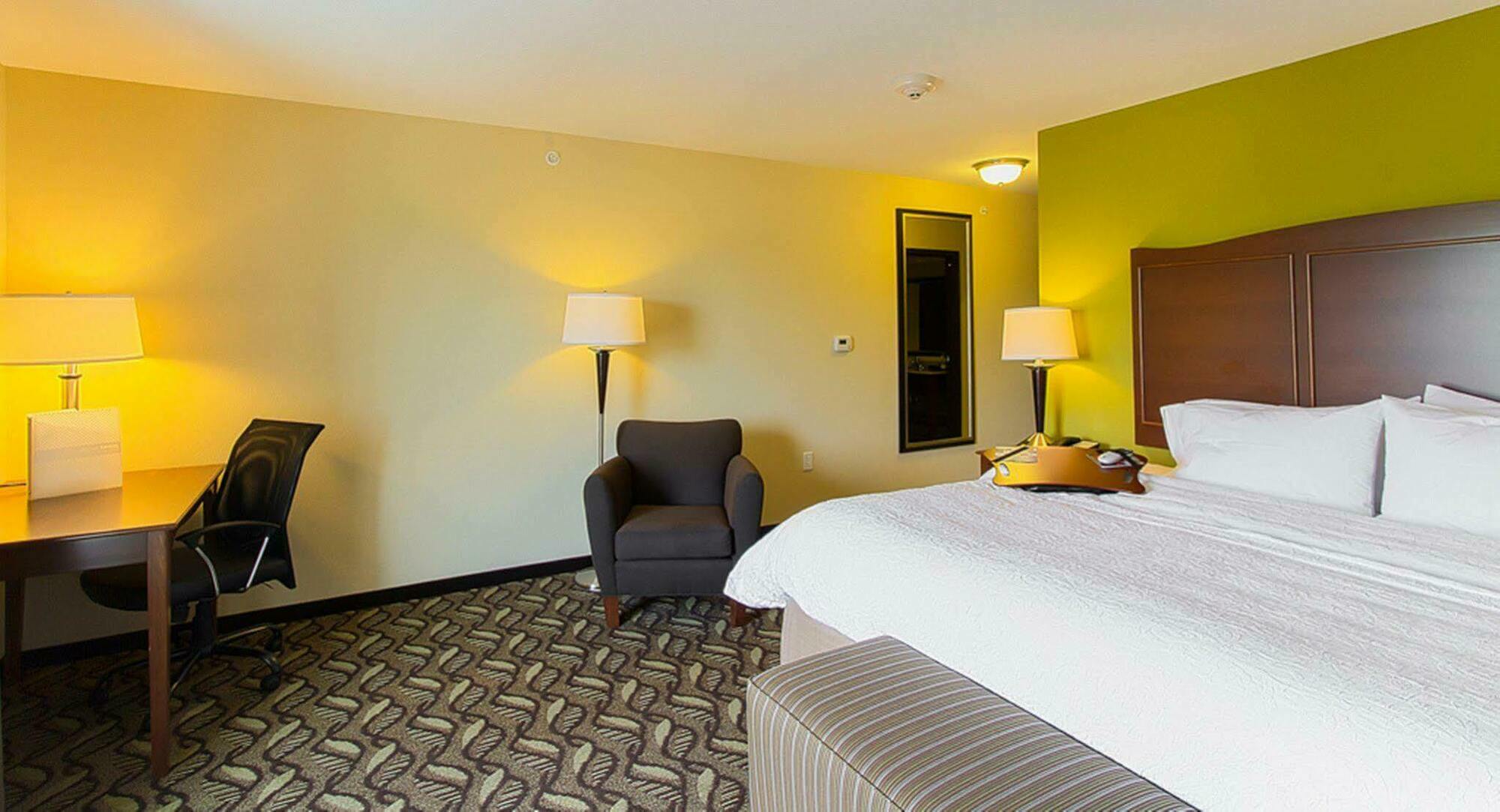 Hampton Inn Dekalb - Near The University Eksteriør billede